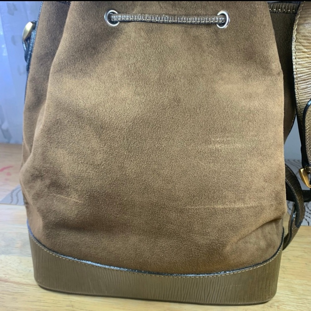 Holiday Sale !Balenciaga Tan Suede Bucket Bag - Picture 5 of 11